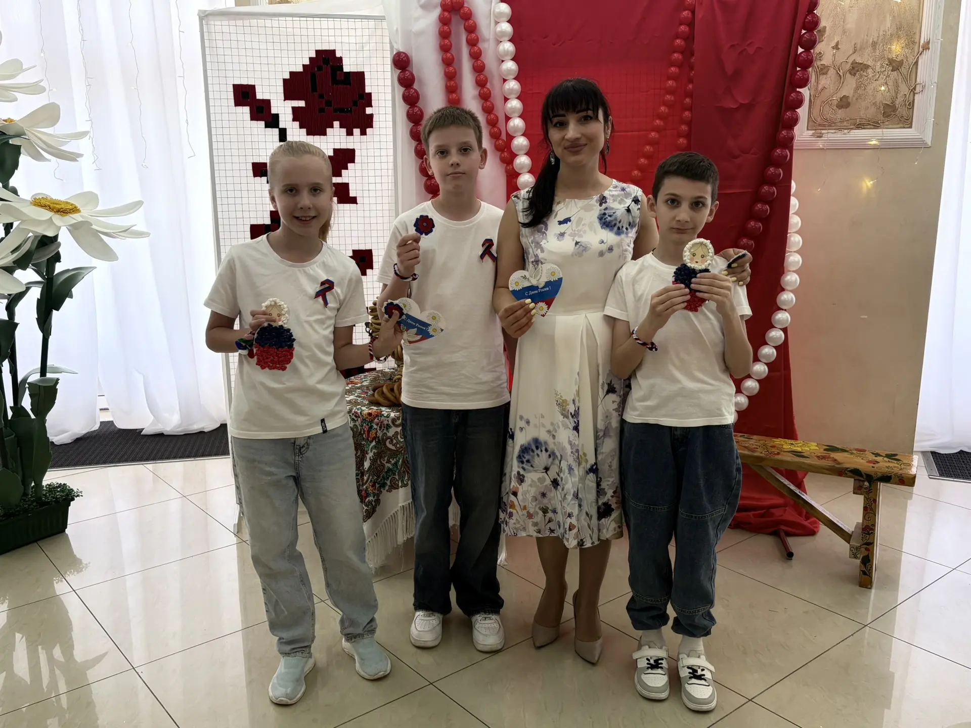 🎉 С Днём России! 🇷🇺

Сегодня, 12 июня, Дворец культуры нефтяников им. А.С. Яровенко распахнул сво