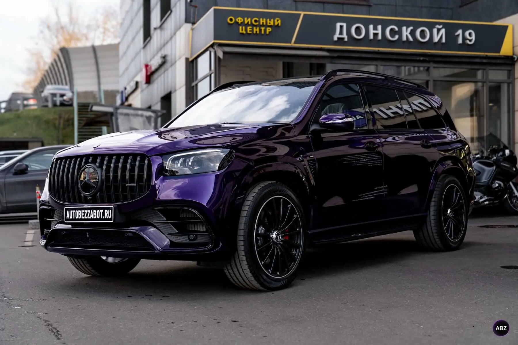 Mercedes-Benz GLS: смена цвета кузова цветной плёнкой