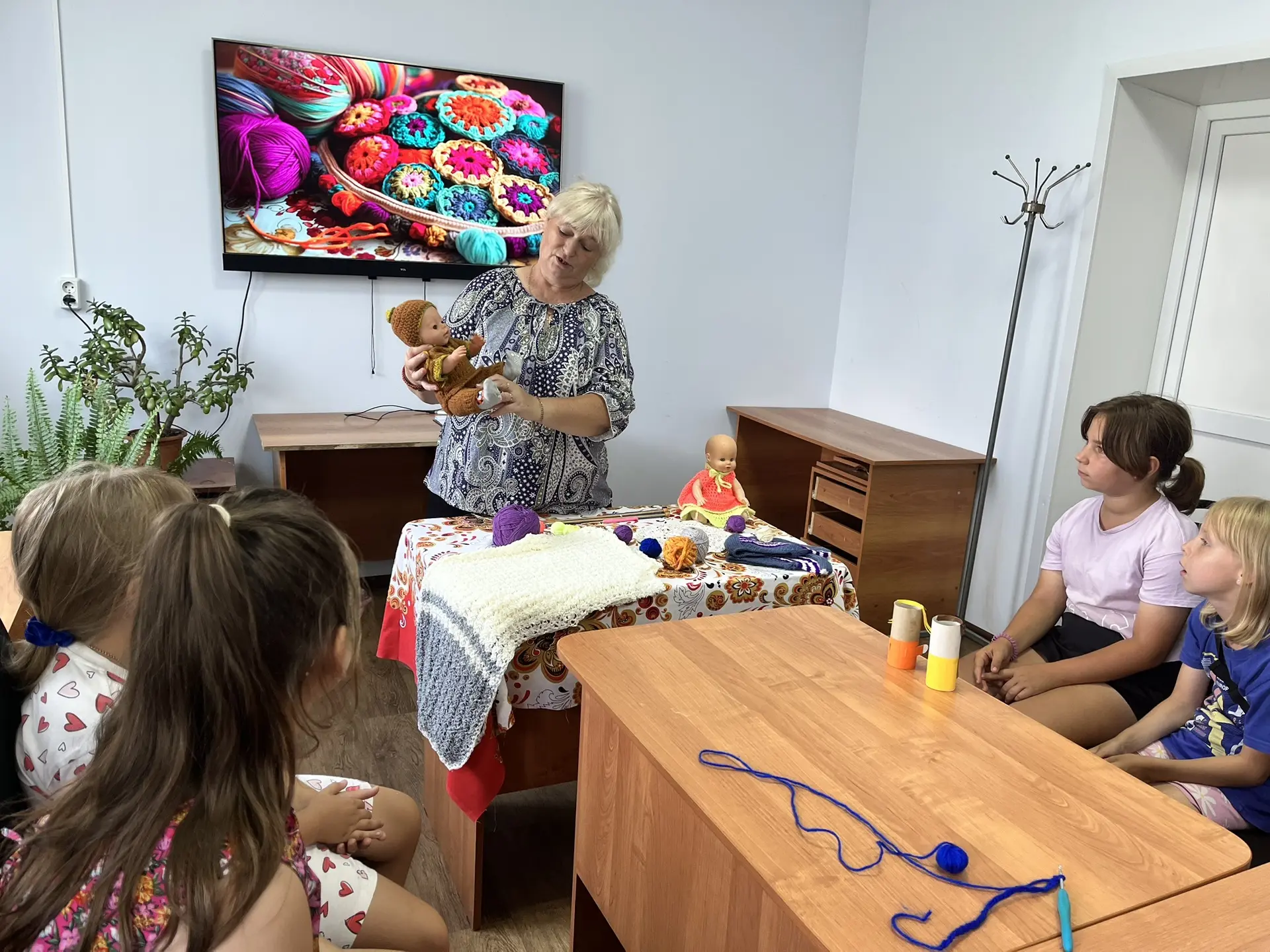 🧶 Маленькие мастера: мастер-класс по вязанию в Тимирязевском СДК!