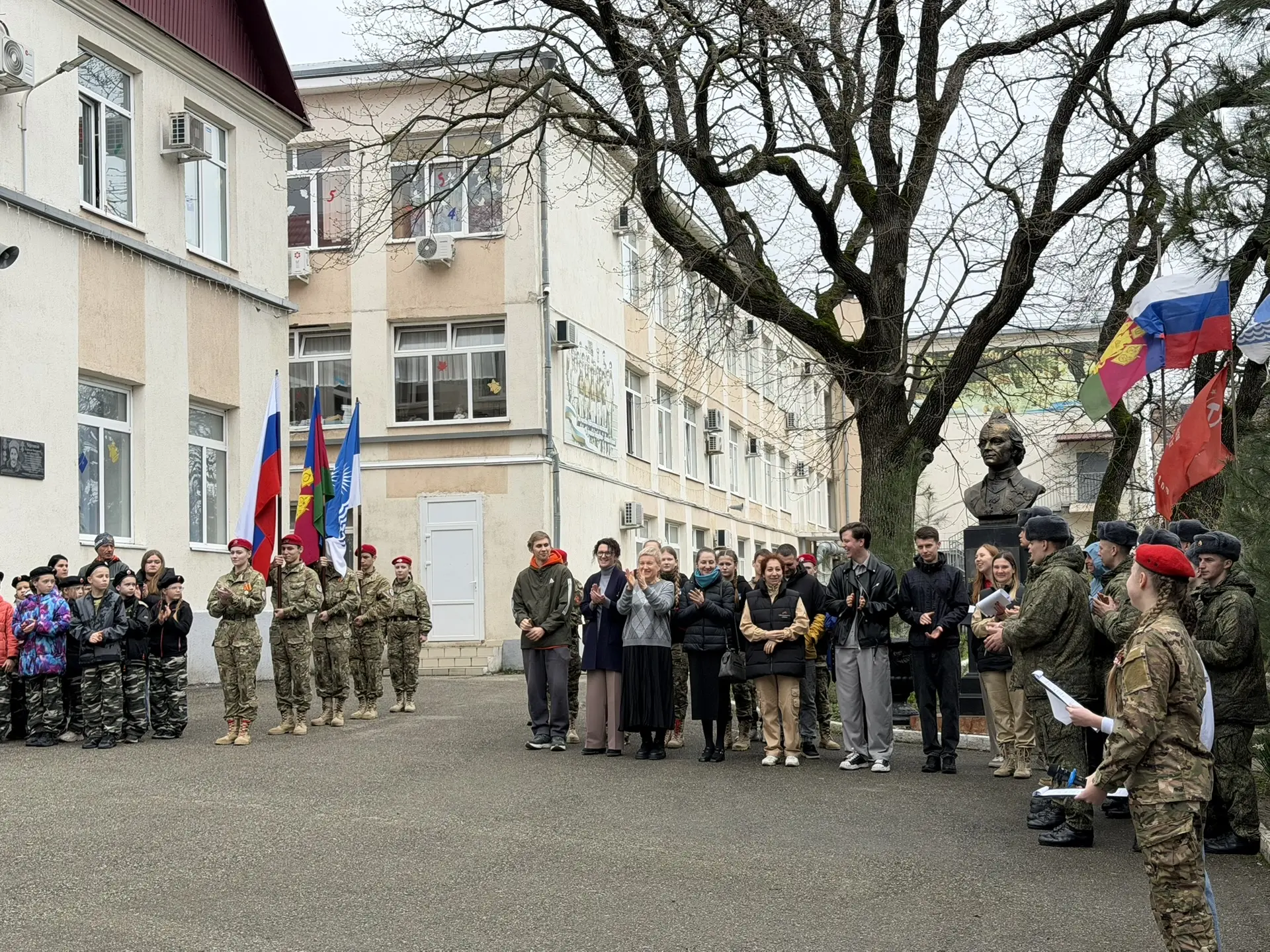 Вчера на базе МБОУ СОШ №4 имени А.В. Суворова состоялись городские военно-спортивные соревнования «О
