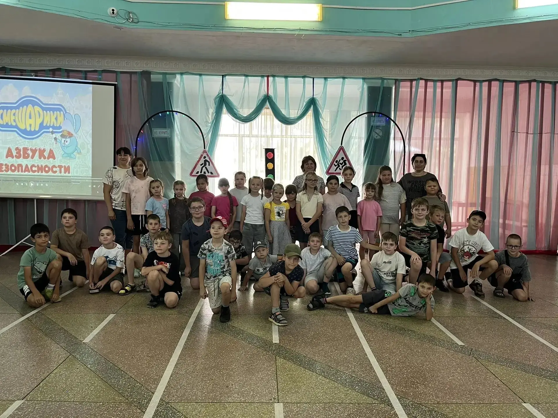 «В гостях у Светофорыча»: учим ПДД играючи!