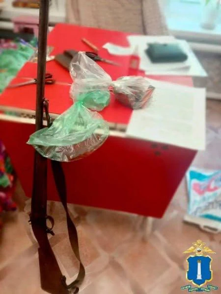 Житель села Шиковка Павловского района пойдёт под суд за незаконное хранение оружия и б...