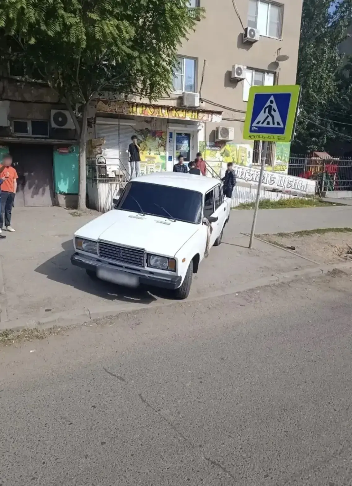 Хамская парковка и фальшивая "мигалка": в Астрахани наказали серийного нарушителя