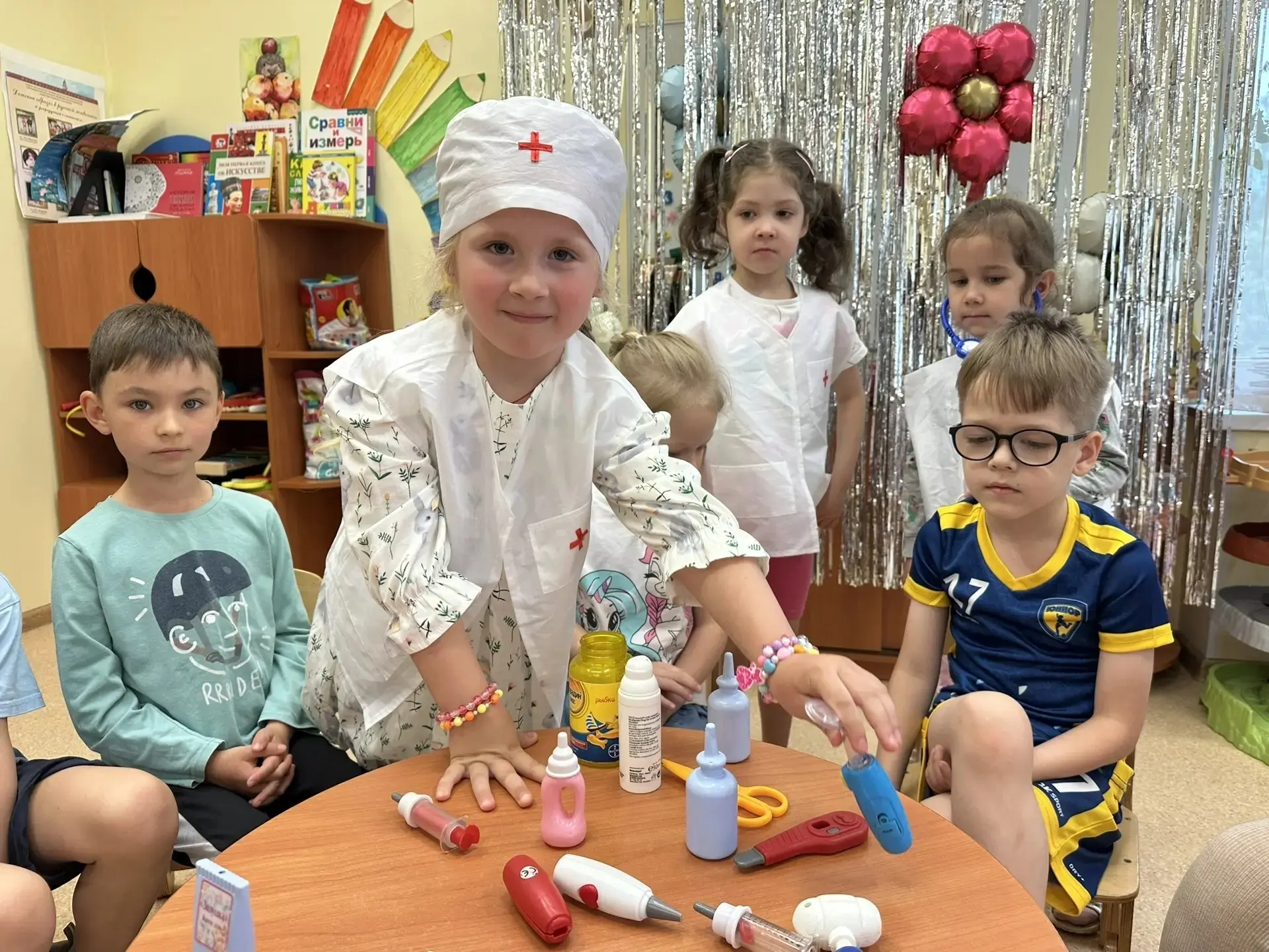 У наших дошколят прошла настоящая неделя доброго доктора Айболита, посвящённая Дню медицинского рабо