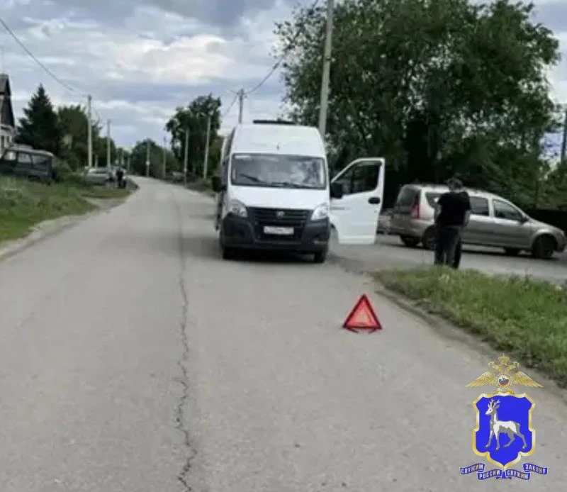Ребенок на велосипеде просто вылетел под колеса автомобиля 

ДТП с участием ребенка произошло 18 июн