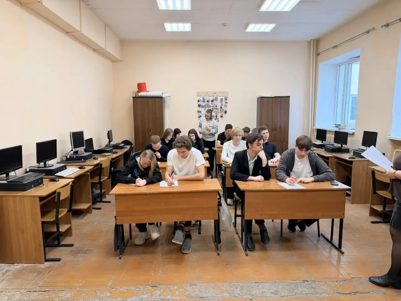 🇬🇧 На отделении туризма и сферы услуг Ейского полипрофильного колледжа студенты групп ПВ-11 и ПВ-12 