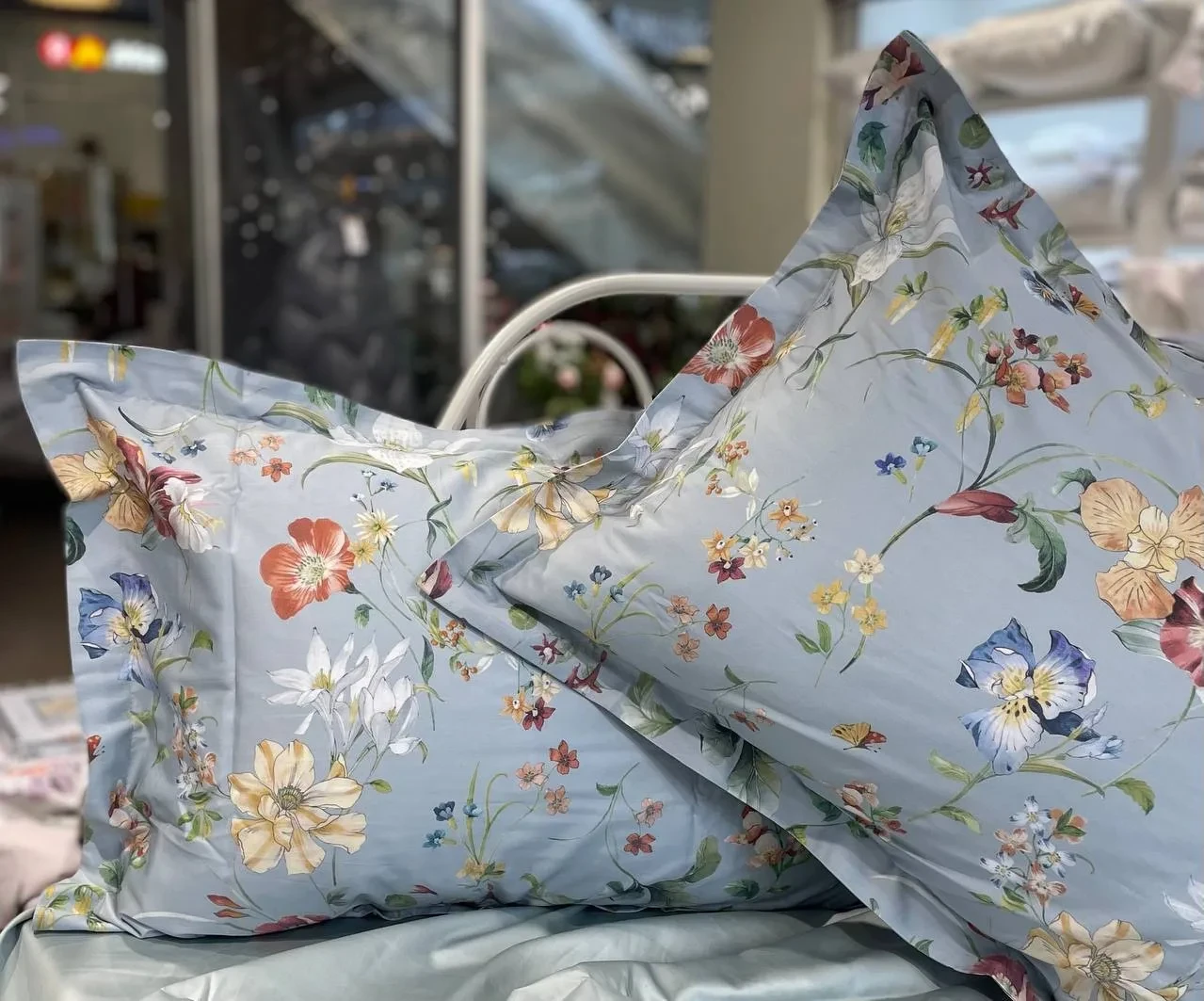 💜#Постельноебелье, которое поднимает настроение с первой секунды: нежный голубой фон и...