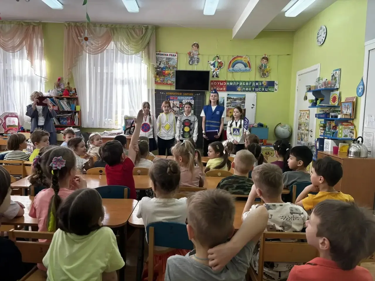 НАШИ #ЮИД #БезопасностьДорожногоДвижения #ШкольнаяЖизнь  Отряд ЮИД «Зелёная Волна» МАОУ «СОШ №10» пр