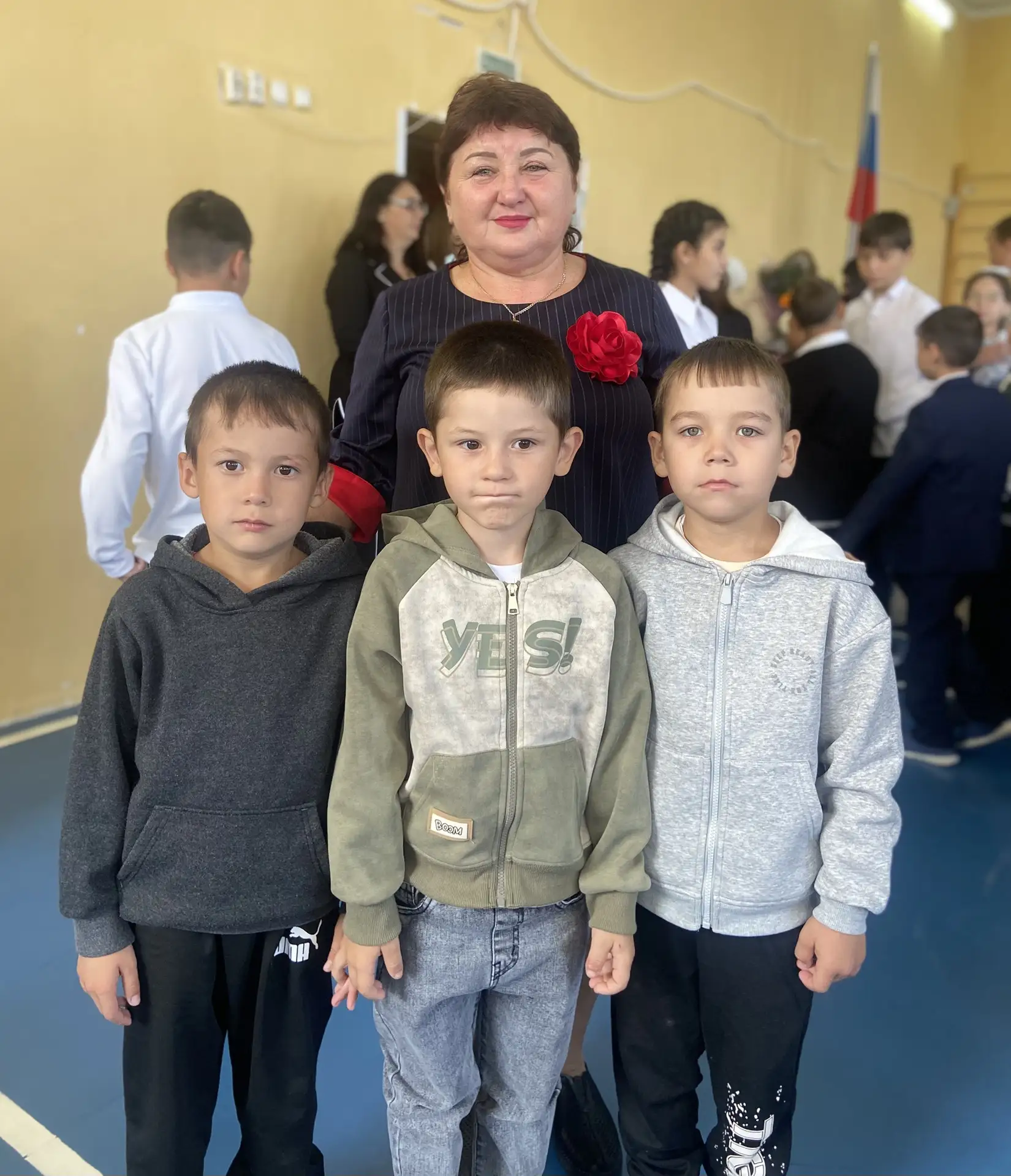 🔔🎒 Наши воспитанники старшей разновозрастной группы вместе с воспитателем побывали на...