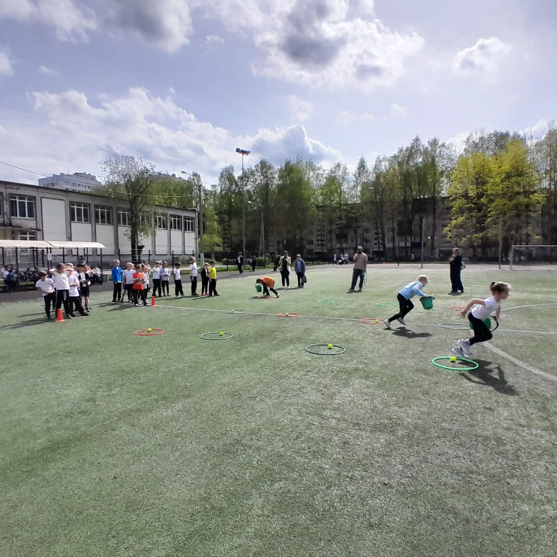 #КЛАССное_мероприятие_79школа  🏃‍♂🏃‍♀12 мая в начальной школе прошло захватывающее событие - веселые