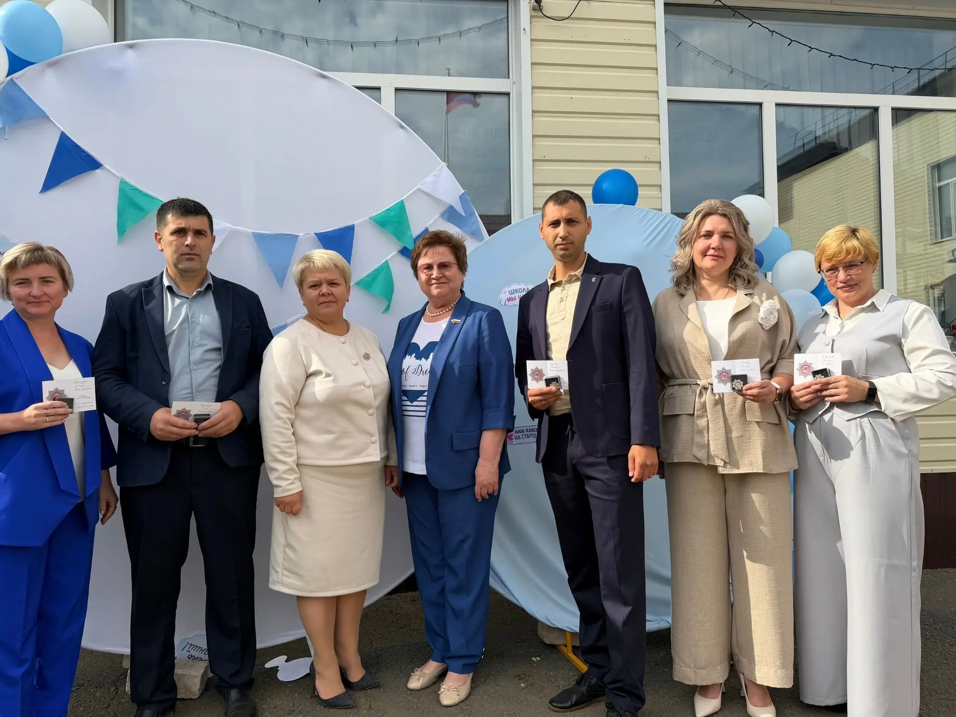 🏆 Гордость нашей школы — наша главная ценность! Сегодняшняя торжественная линейка в че...
