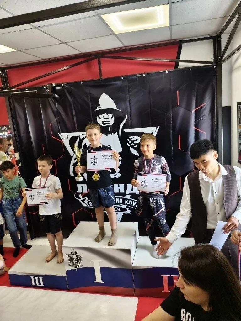 Ученик 2 "В" класса, Плющаков Никита, занял 1 место в открытом турнире по кикбоксингу �...