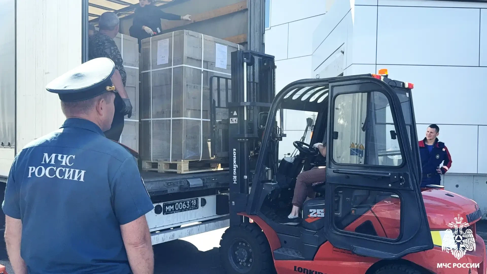 📦 В Курскую область доставили 35 тонн рыбных консервов

Гуманитарный груз из Росрезерва привезла ко