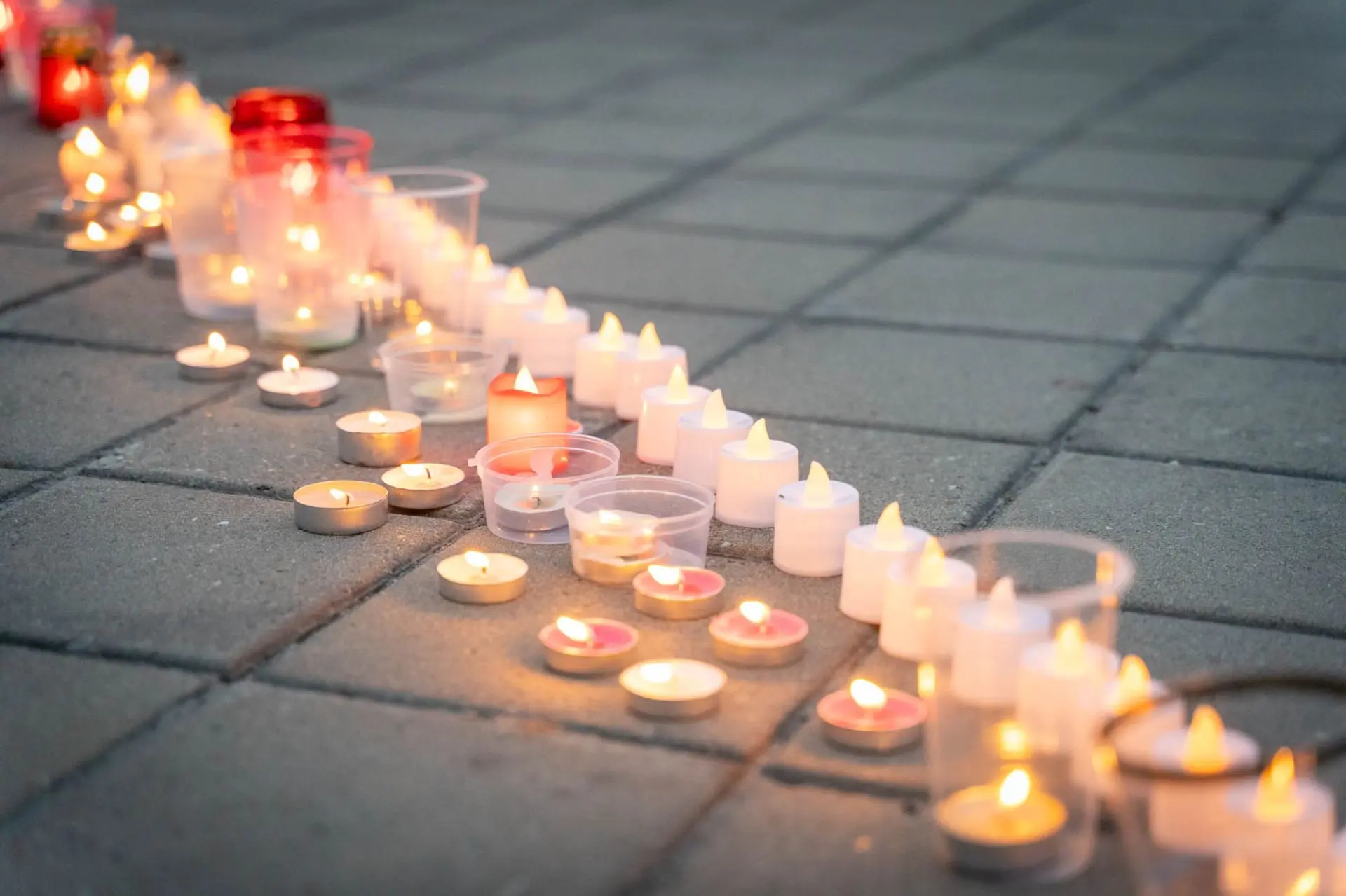 «Зажги свечу в память о погибших…»