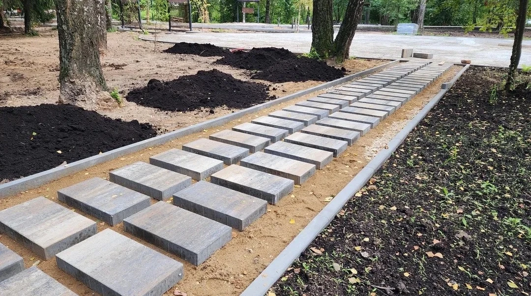 🌳 В сквере микрорайона Депо продолжается благоустройство