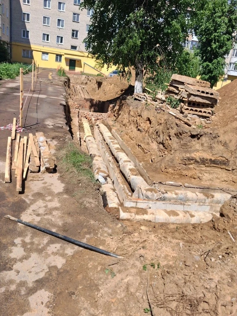 🚜 Подрядная организация продолжает масштабный ремонт тепловой сети по ул. Ворошилова о...