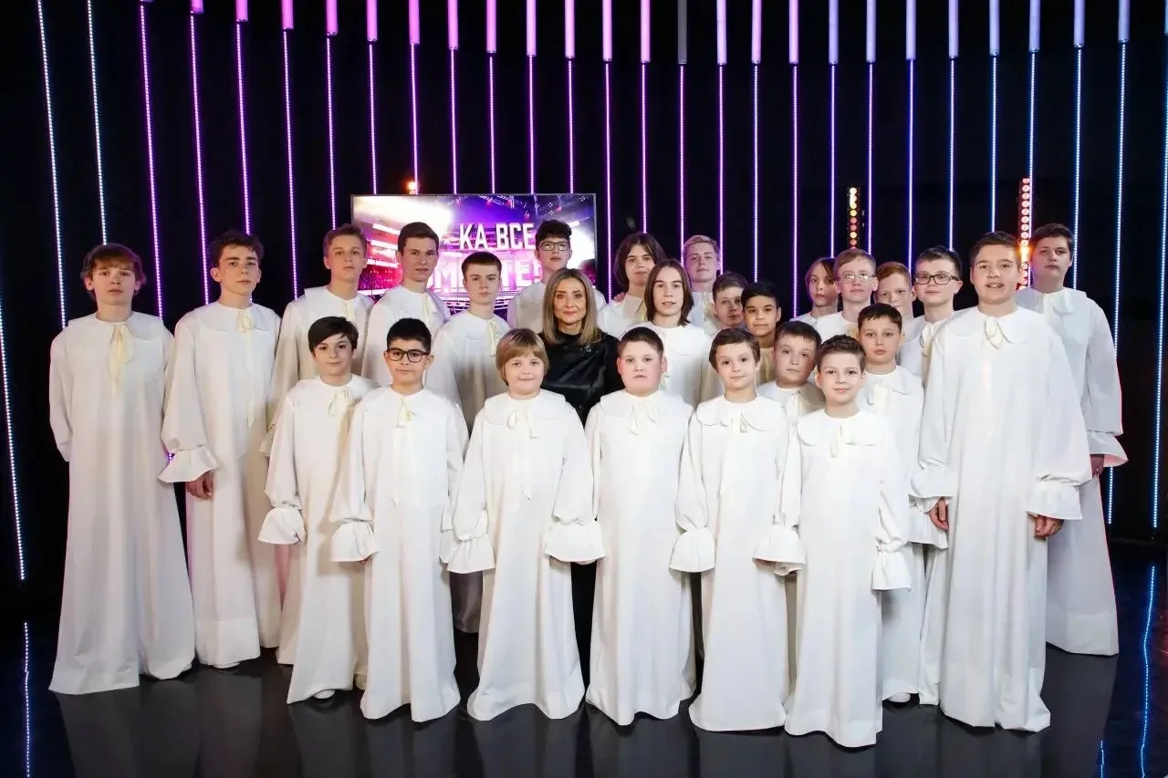🎉 Гордимся успехами наших учеников!  Пекарусь Платон из 6 «Д» класса выступает в составе хора мальчи