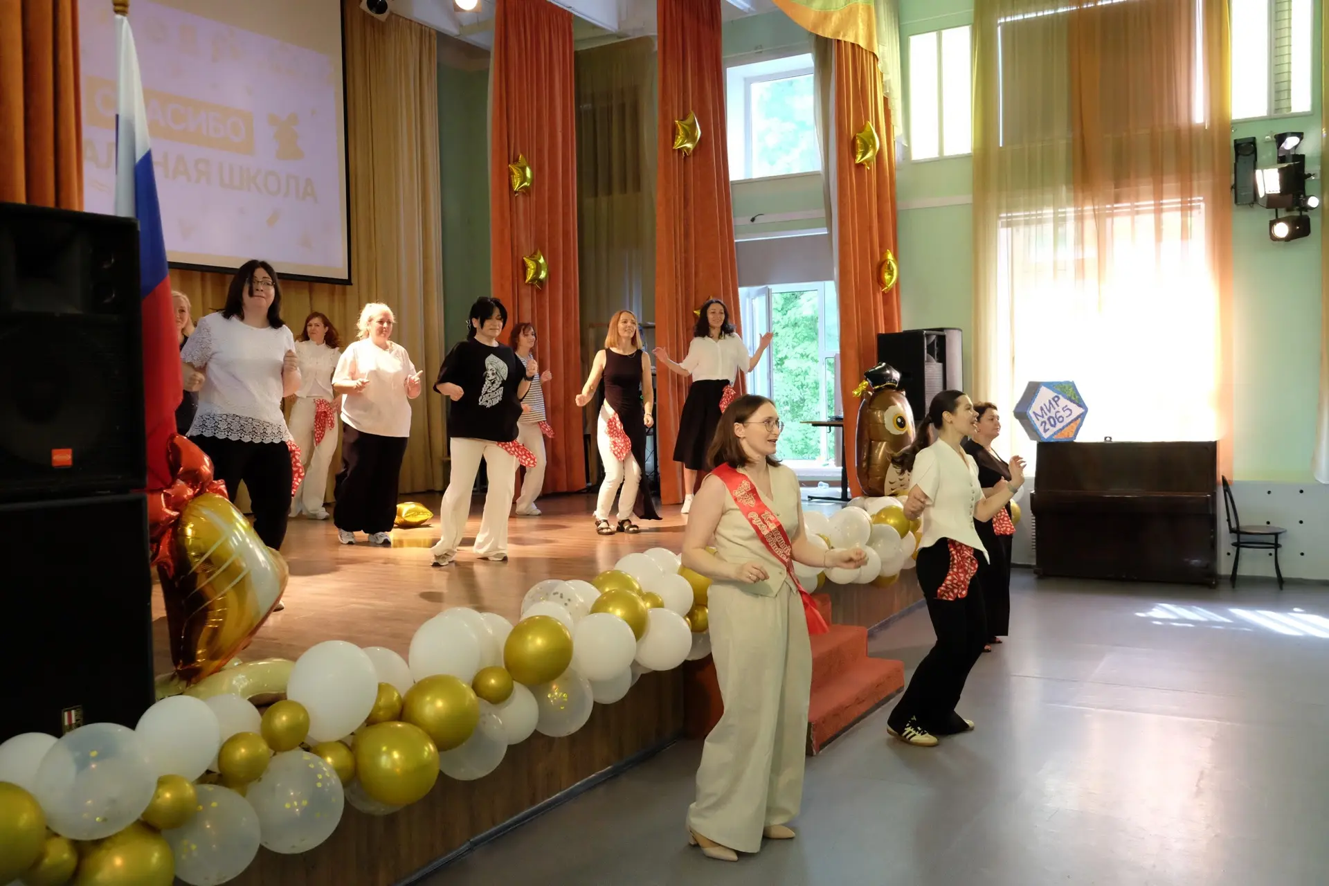 🔔 Прощай, начальная школа! Здравствуй, 5-й класс!  🕊 Сегодня наши четвероклассники из Ш-2 официально