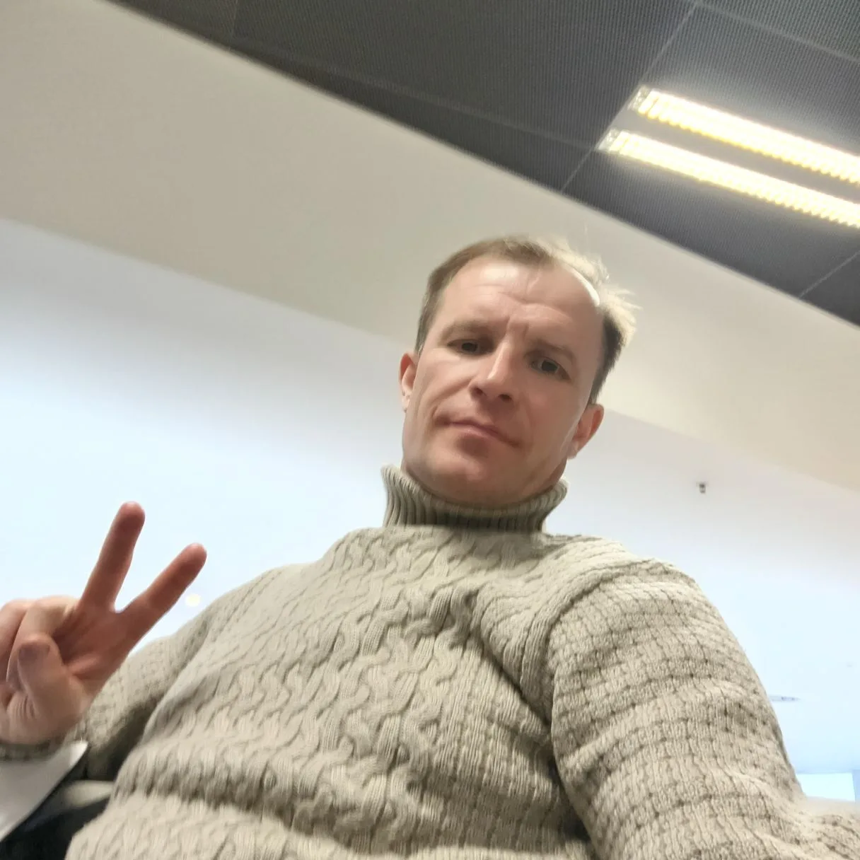 Коллеги, меня зовут Александр, руководитель транспортной компании.