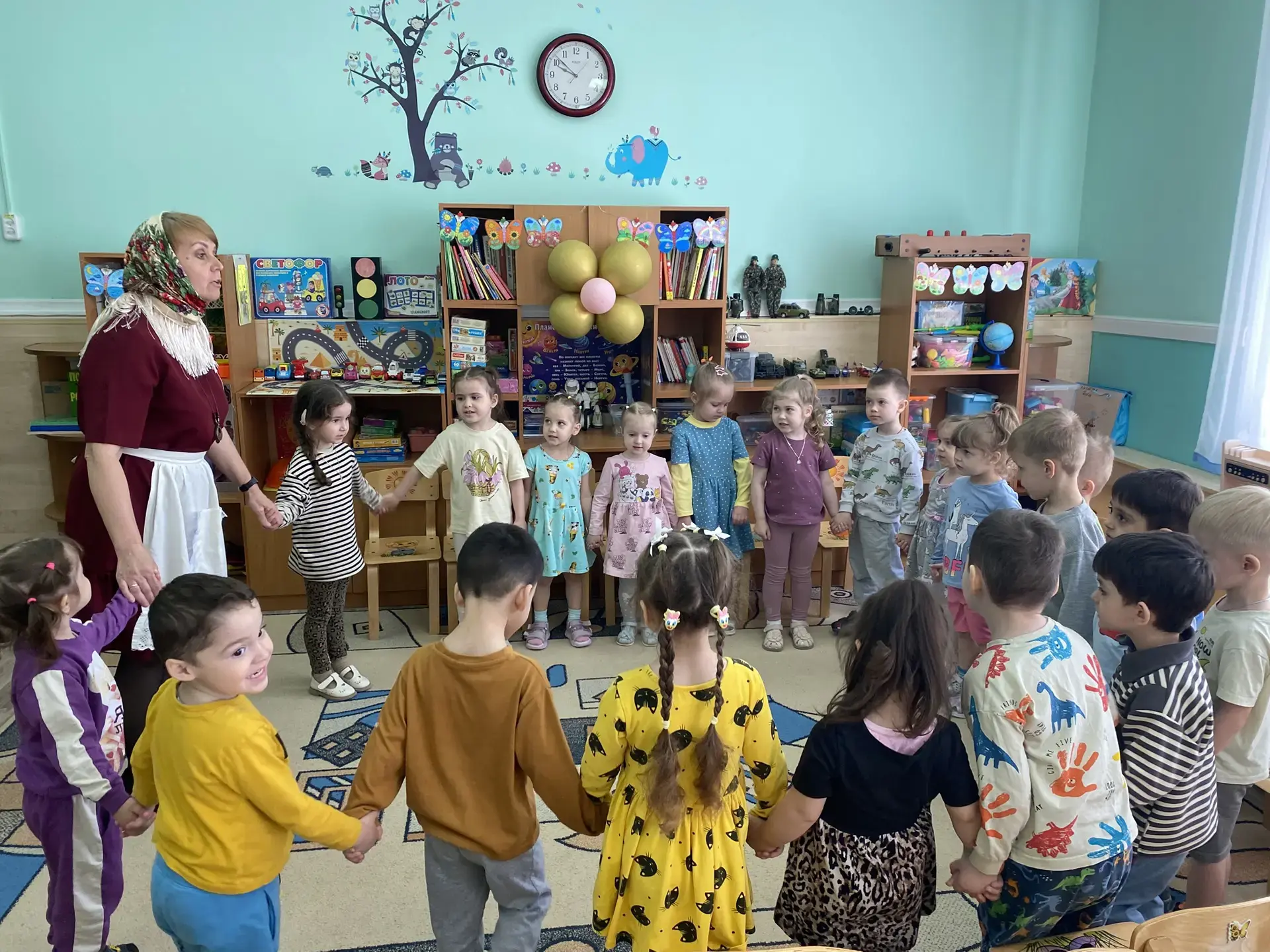 👫Малыши нашего детского сада побывали в «Волшебном путешествии по народным сказкам».

В мире много 
