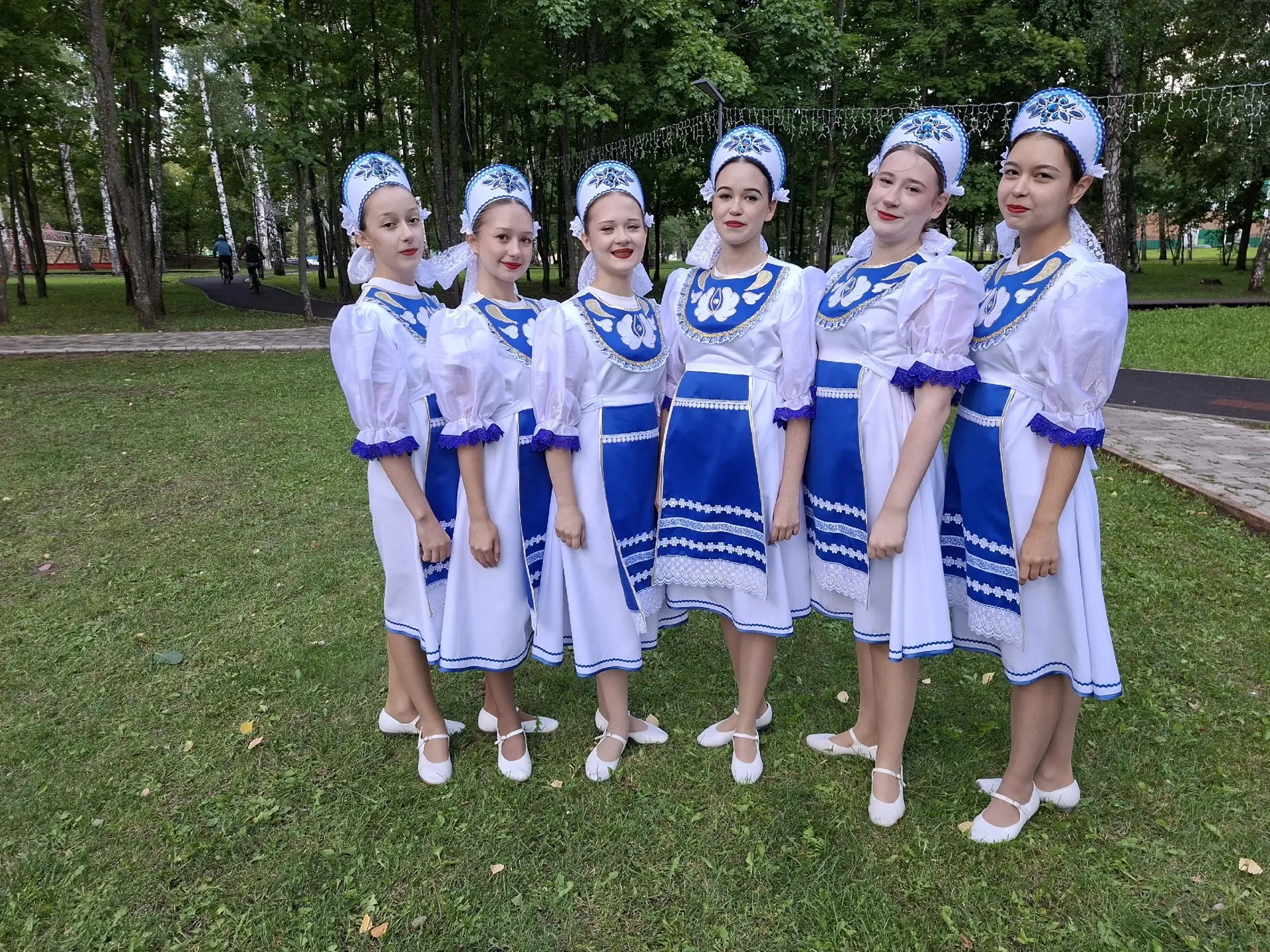 Сегодня Ансамбль народного танца и песни «ТУЛПАР» МАУ «Дом народного творчества» выступ...