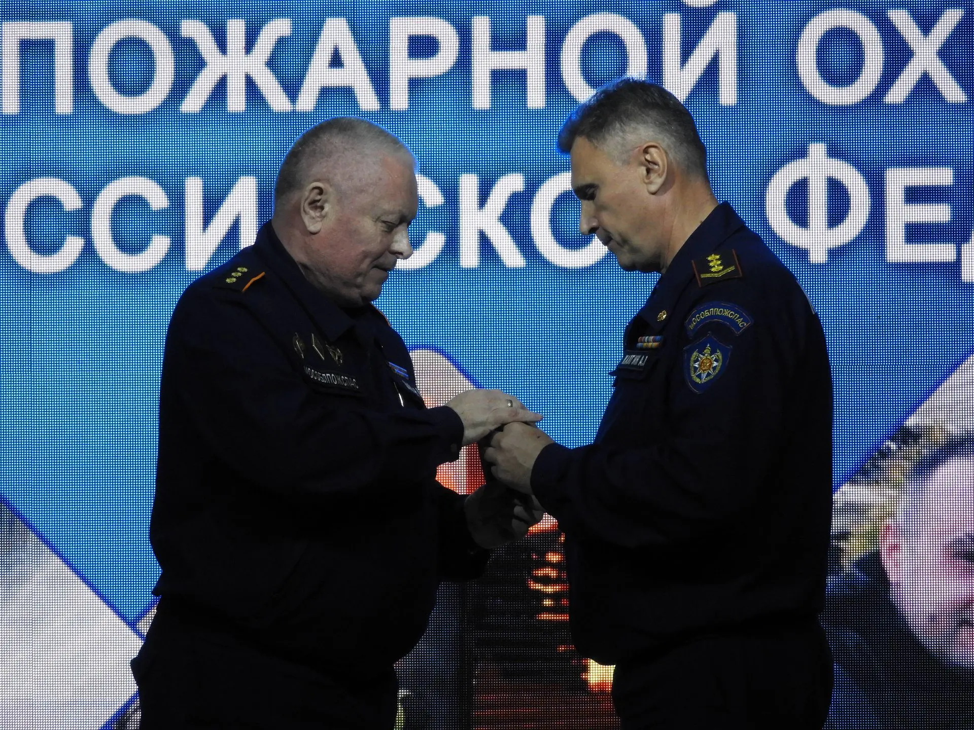 🚒 Огнеборцы приняли участия в торжествах, посвященных Дню пожарной охраны 🤝  🚩 Накануне профессионал