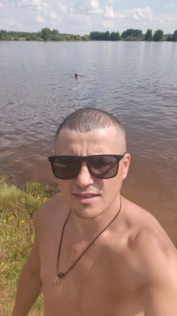 Купальный сезон открыл, через неделю закрою) У на жара за 30 несколько дней, народ тянется к воде, к