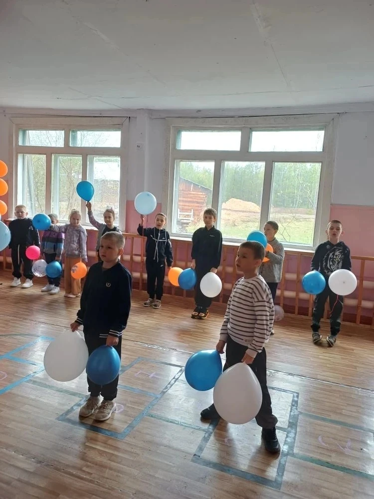Первый день в нашем летнем пришкольном лагере "Улыбка" (смена "Орлята России") был посв...