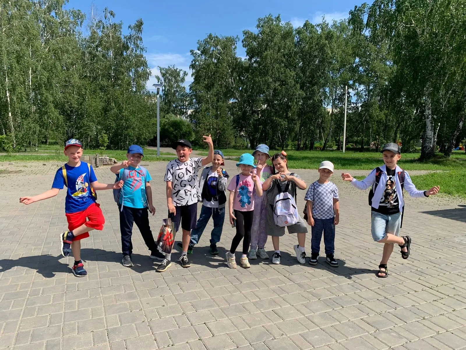 Поздравляем Всех школьников с окончанием учебного года!!! Желаем отличного отдыха, пози...