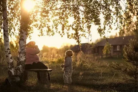 Святые отцы говорили: молитве мешает не только рассеянность.
Иногда ей мешает привычка быть слишком 