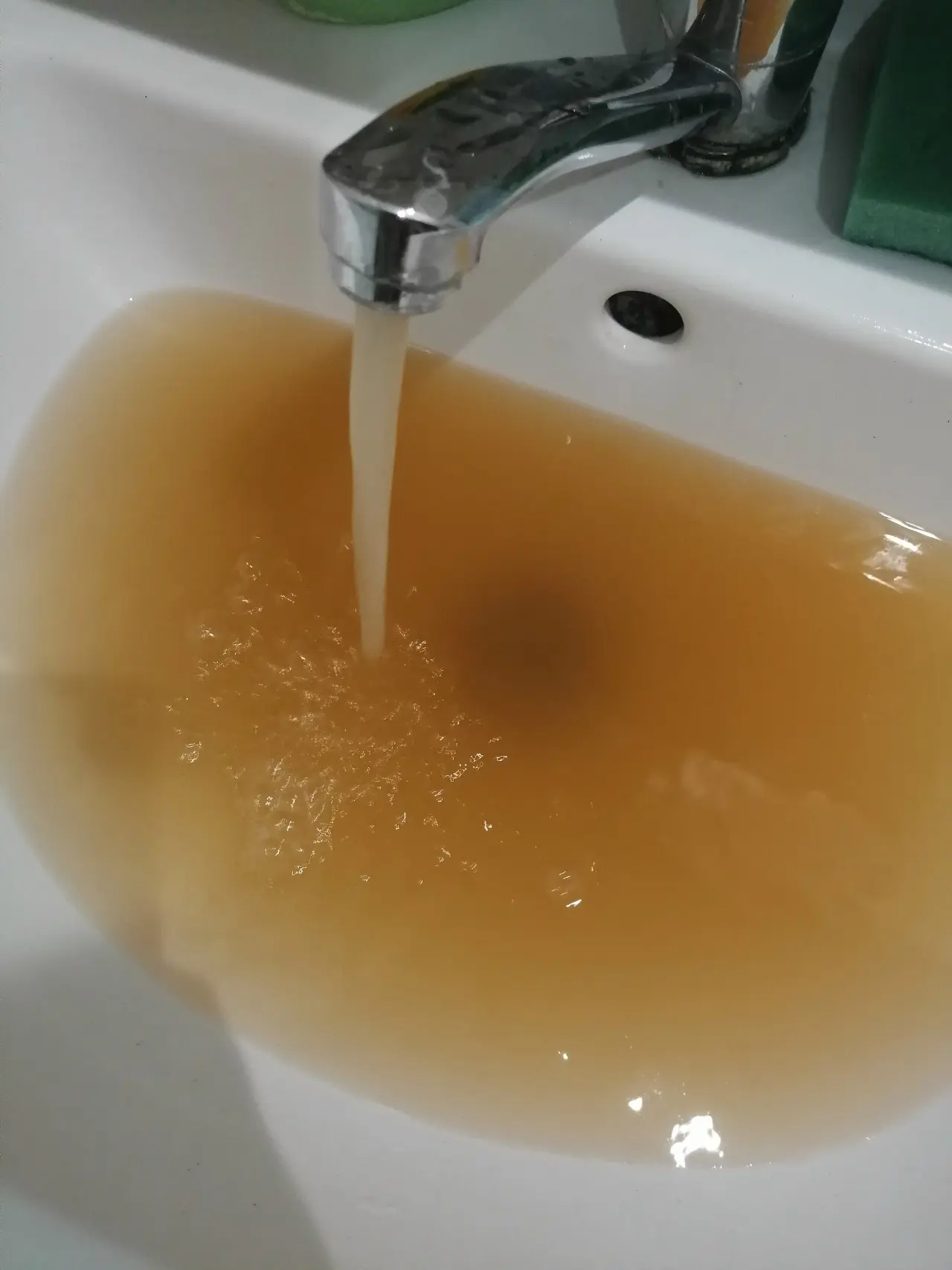 Не уважаемый водоканал. Приглашаю попить питьевой водички! Красная узловая.ул.Энгельса четвертую нед