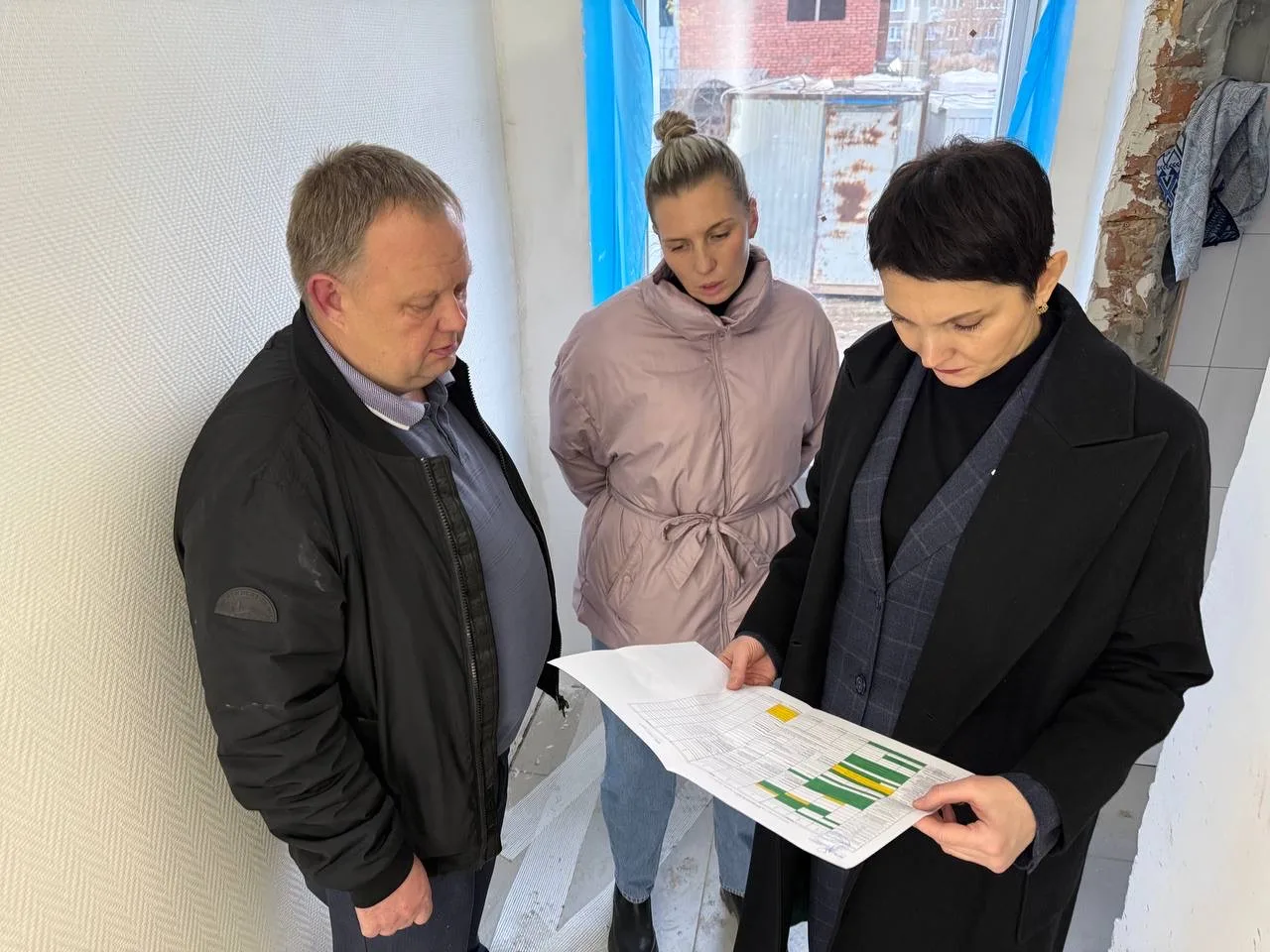 Снова приехали в Рефтинский Свердловской области, школу №17.  Работы идут с опозданием. Но замечания