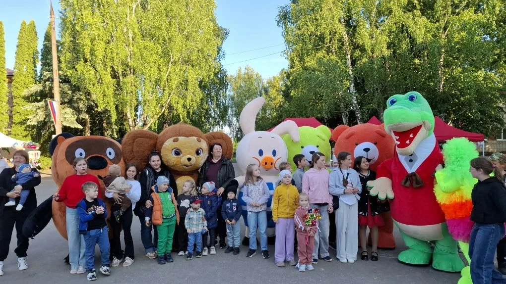🥳1 июня, в Международный день защиты детей, на центральной площади села Архангельское ...