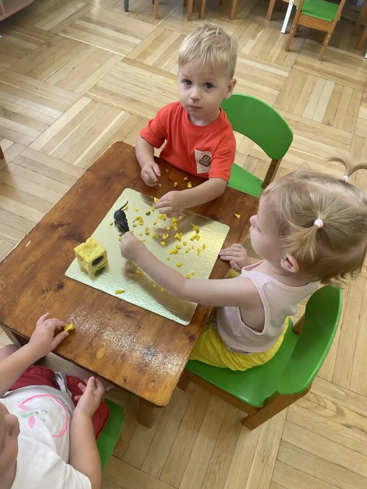 В 1 группе прошла игра в период адаптации на тему: « Сыр для мышонка» 🧀🧀🧀🐭Цель: