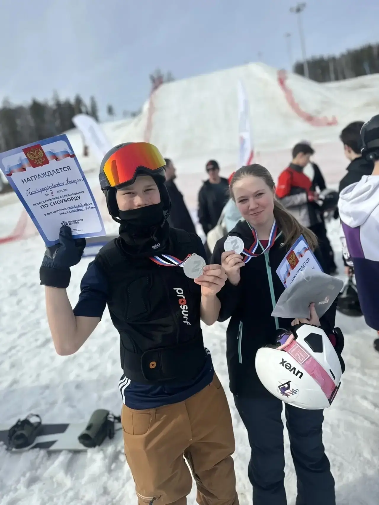 Здорово, что весной можно побеждать и в зимних видах спорта! 🏂❄    Пока мы все радуемся солнцу и теп