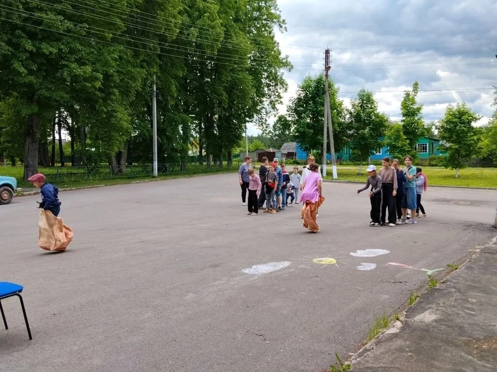 Детская программа "Весëлый переполох", посвященная Дню защиты детей, прошла на площалке...