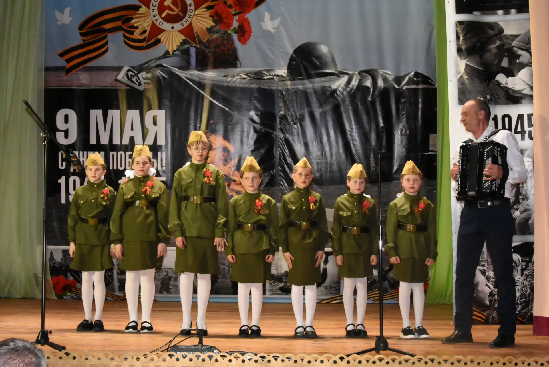 📍 Глава Барабинского района провел рабочие поездки в сельсоветы накануне Дня Победы  🎖️ На этой неде