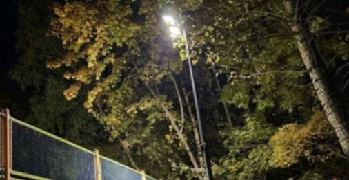 🔦 Жители просят, чтобы во дворе поправили свет