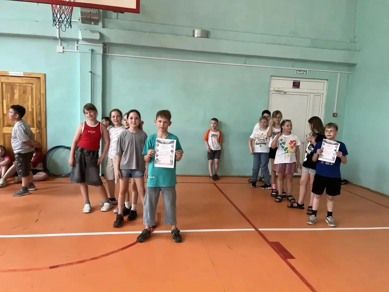 Накануне Дня России в стенах нашей школы царила особая атмосфера — атмосфера гордости, творчества и 