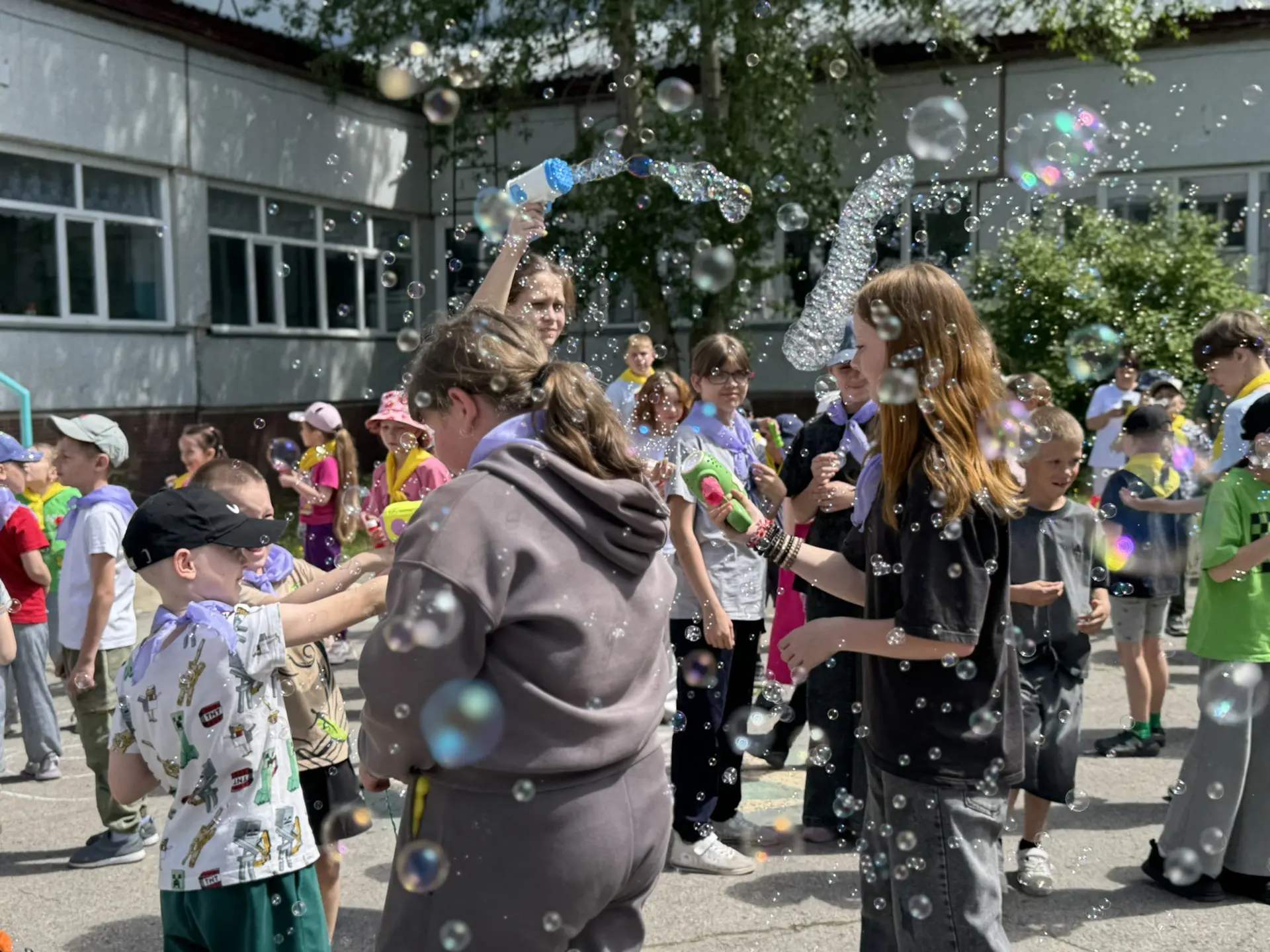 🎉 Праздник детства в нашем пришкольном лагере! 🥳

Сегодня, в День защиты детей, мы провели незабыв