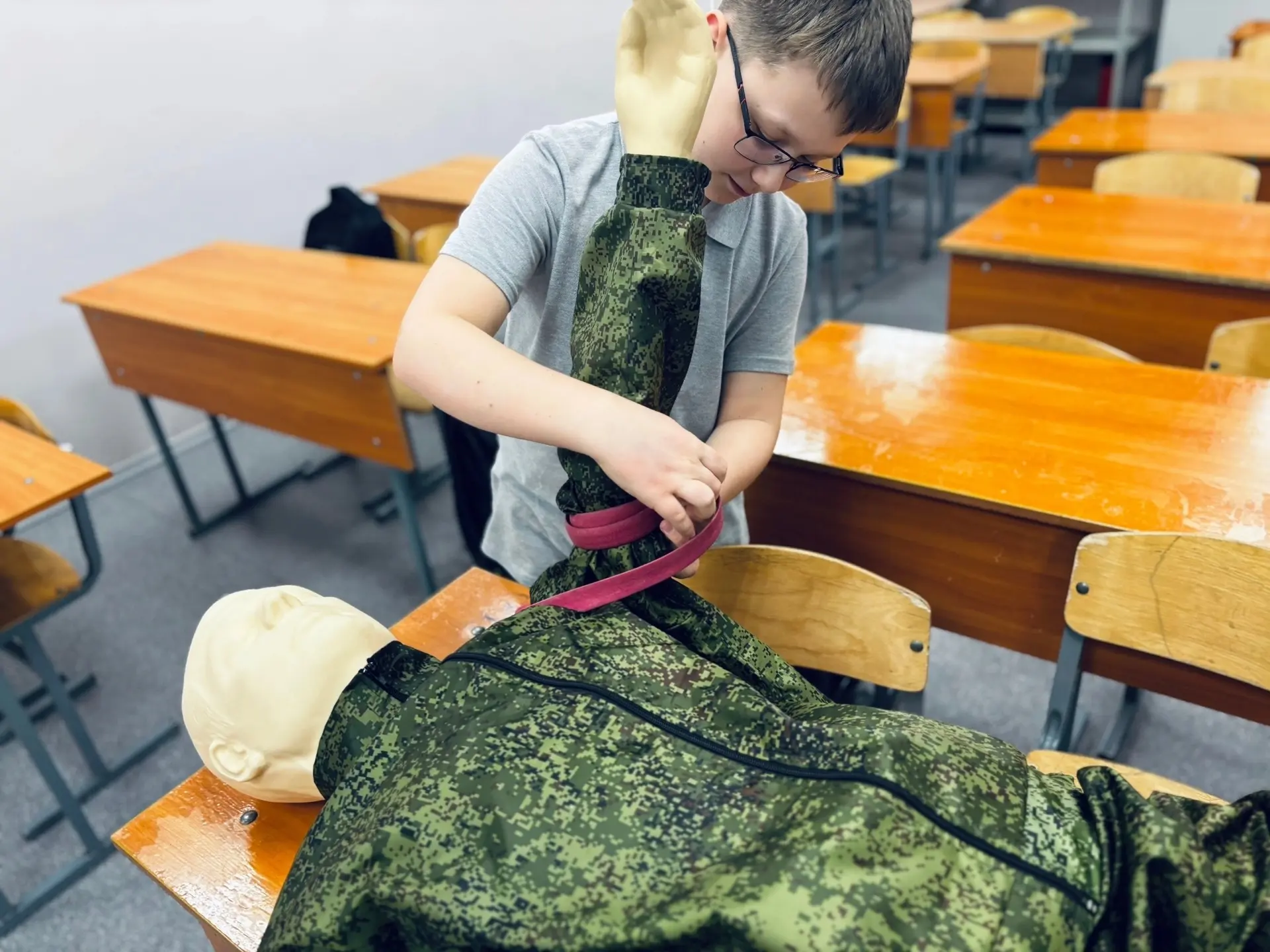 ⛑️ОКАЗАНИЕ ПЕРВОЙ ПОМОЩИ  📌Очередная тренировка по накладыванию жгута и перевязки различных конечнос