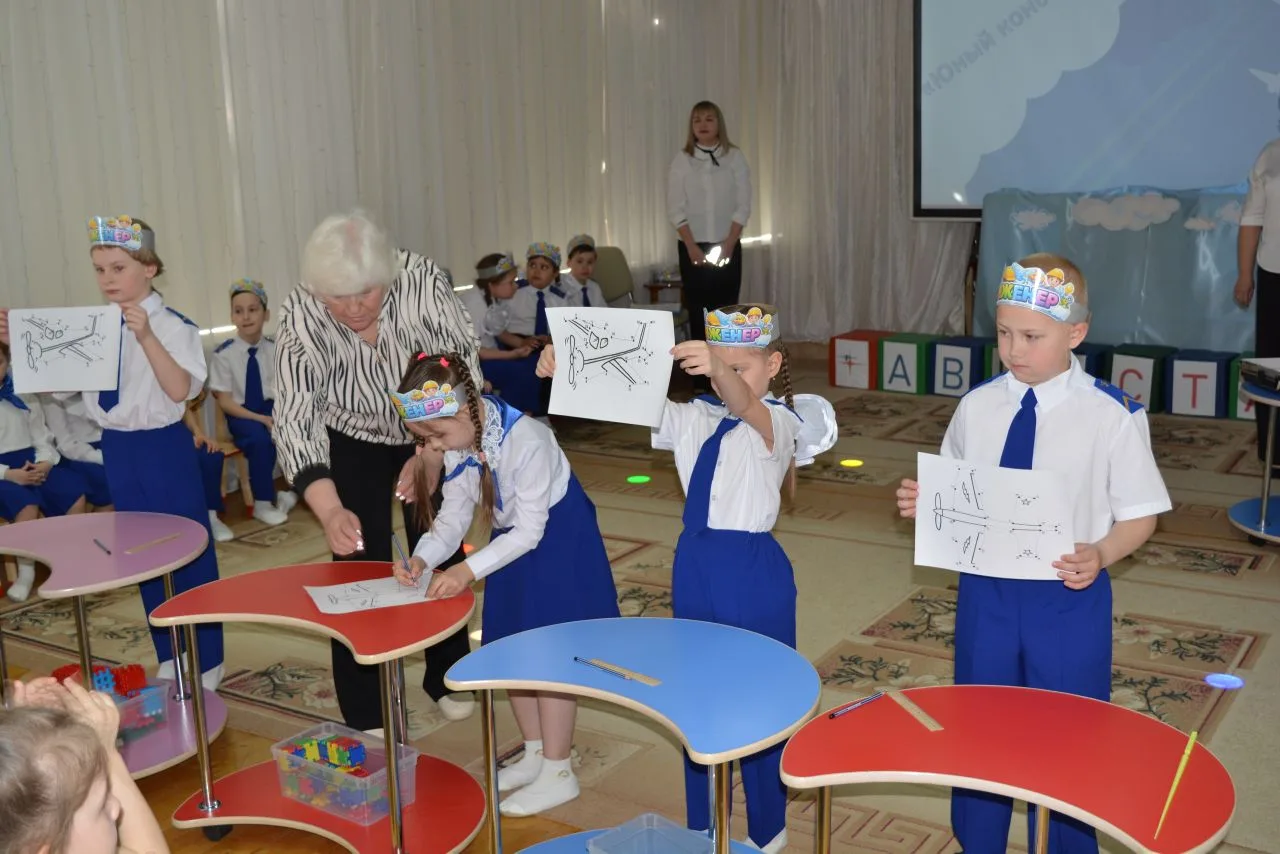 50 ЛЕТ "АВИАСТАР": ПРАЗДНИК, КОТОРЫЙ ВДОХНОВЛЯЕТ🎉

В детском саду прошло торжественное мероприятие,