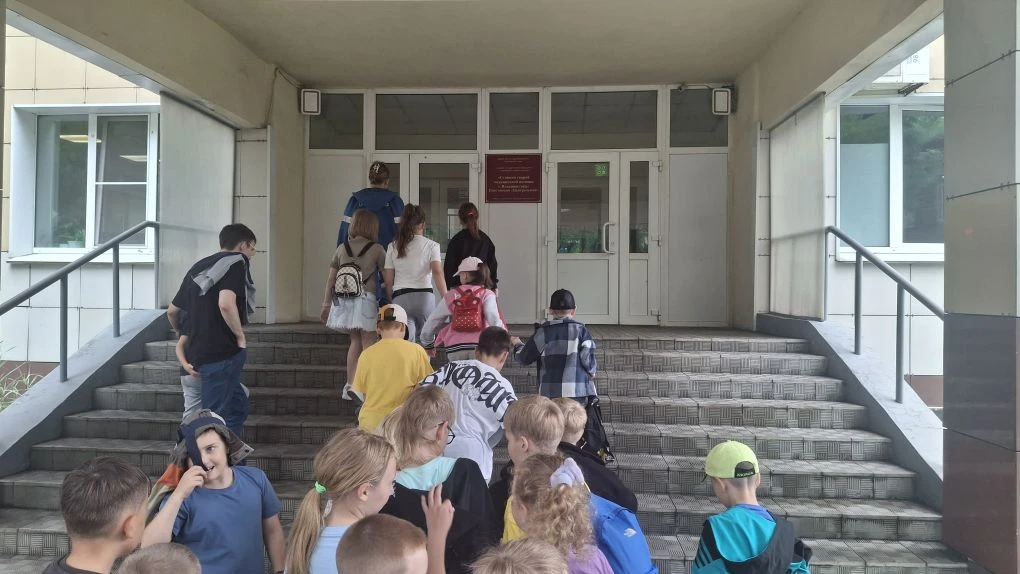 Крутоголовец Ирина Николаевна, врач скорой помощи с 17-летним стажем, провела увлекательную экскурси