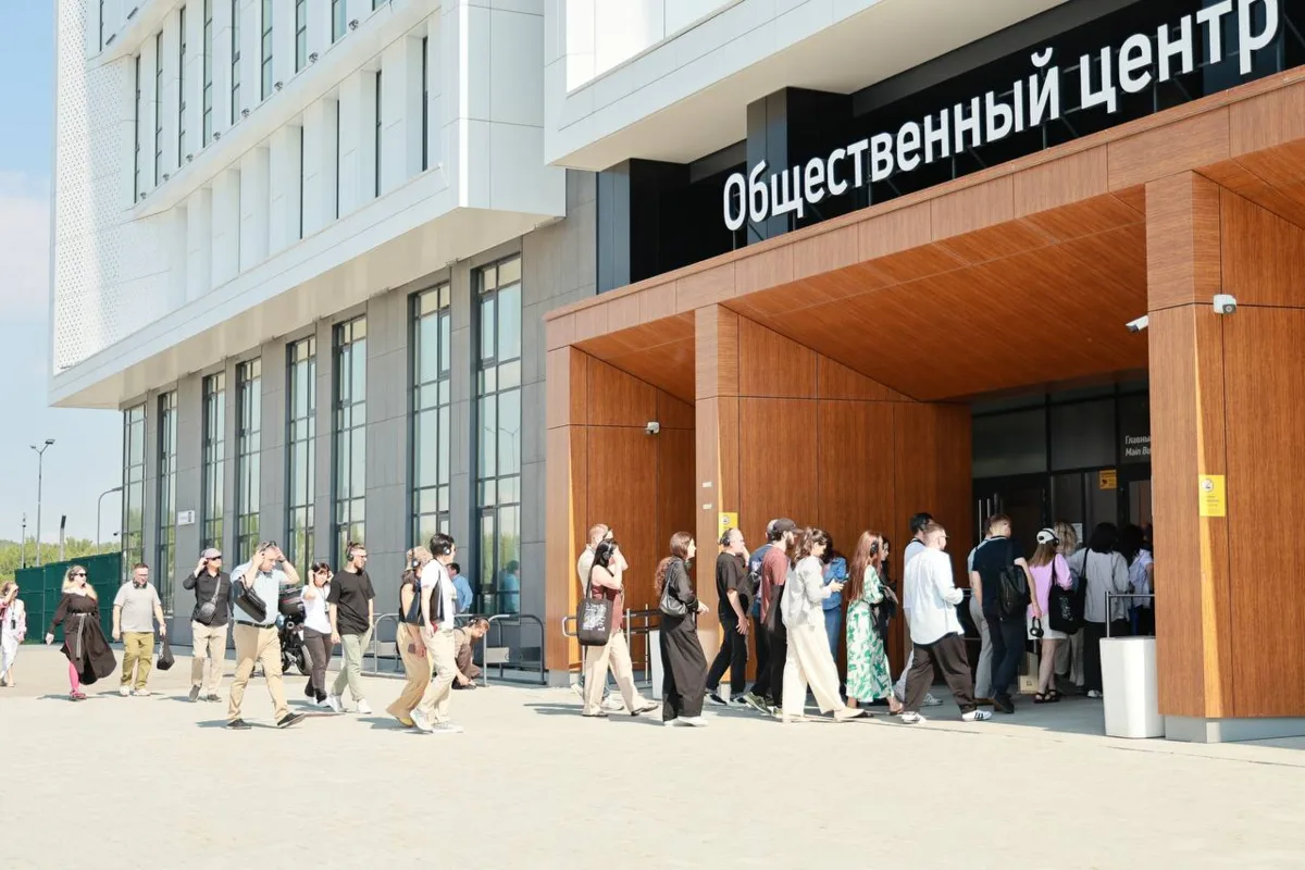 🚀 День 2: От спортивных мегаобъектов до «Клуба градостроительных фиаско»!

Второй день образовате