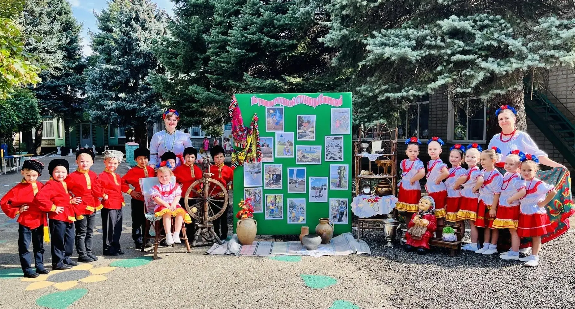 ☀️🌻В рамках празднования Дня станицы Каневской в детских садах проходят выставки и раз...