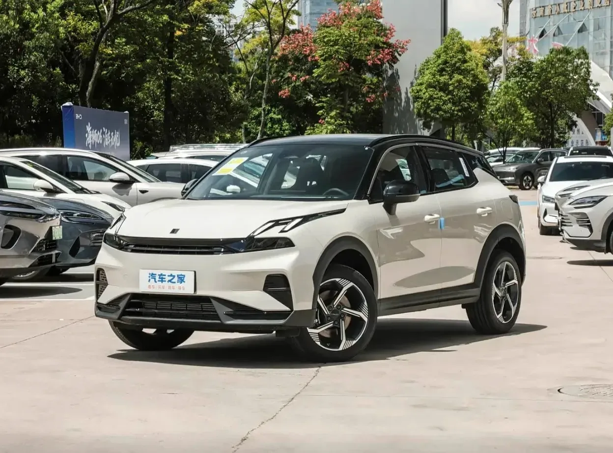 Lynk & Co 06 Ultra

✔️ 1.5 л, 155 л.с., бензин
✔️ вариатор, передний привод
✔️ 2026, новый авто
✔️ Г
