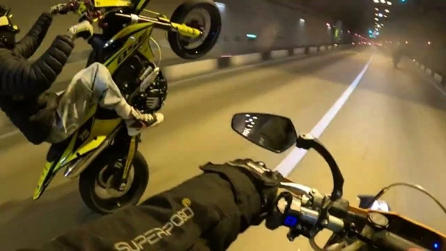 🏍️ Питбайки на асфальте — смертельная игра