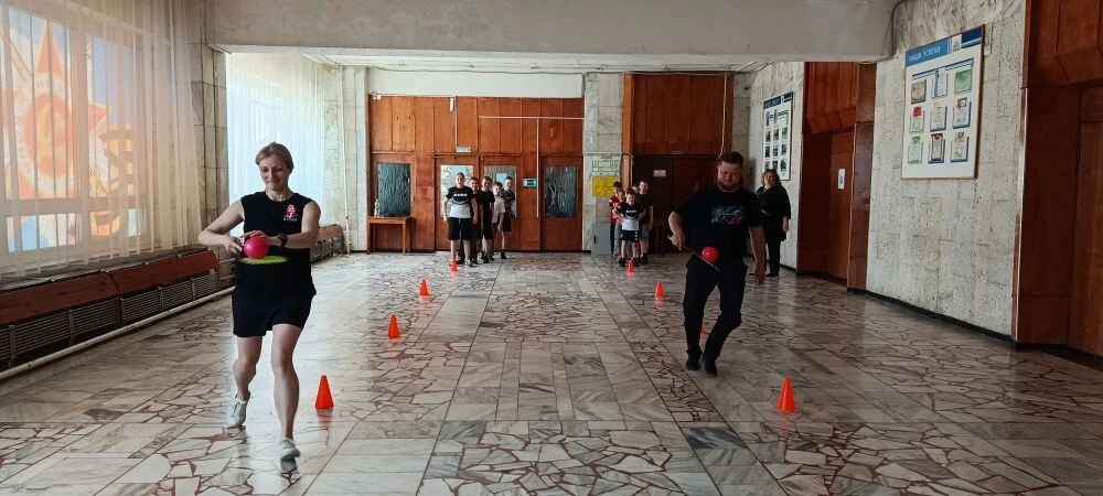 В МБУК "Саловский ДЦ" прошла спортивная программа «Наша дружная семья!», посвящённая Ме...