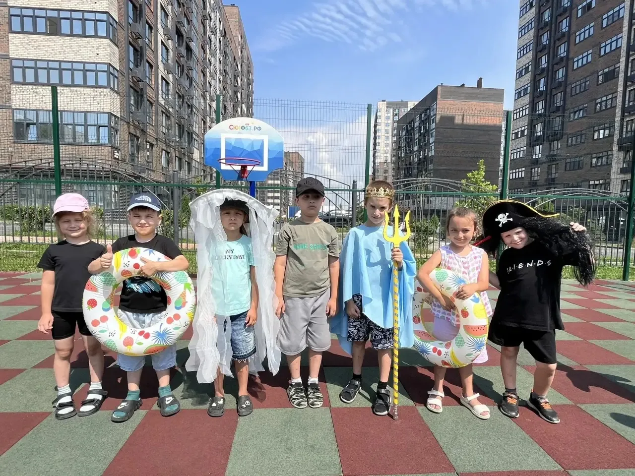 День Нептуна в группе №17 🌊☀️
В группе №17 весело и дружно отметили День Нептуна! Ребята перевоплот