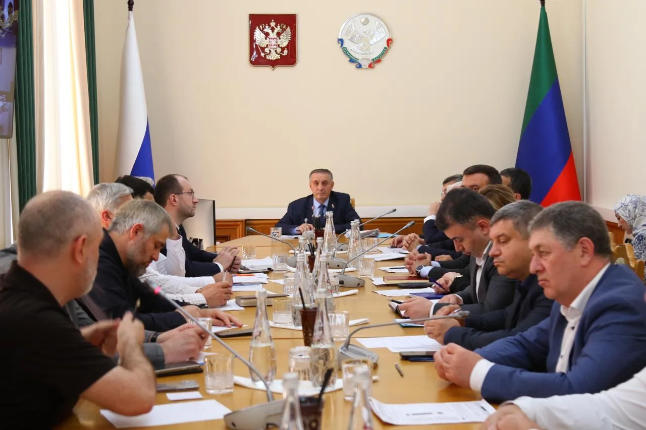 Под руководством Абдурахмана Махмудова обсудили ход выплат пострадавшим от ЧС